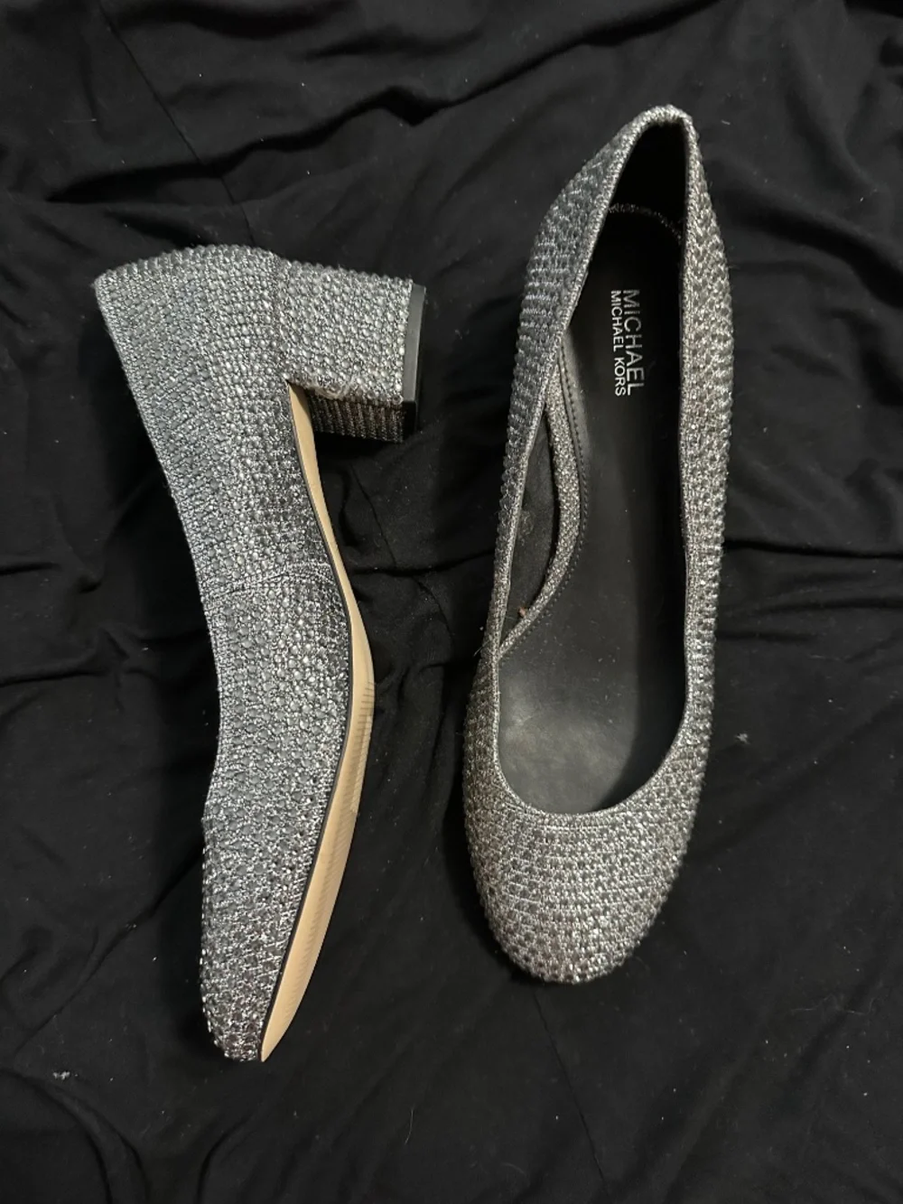 Michael Kors Silver Glitter Block Heel Pumps Women’s Size 8.5M – New Without Box - Picture 2 of 8